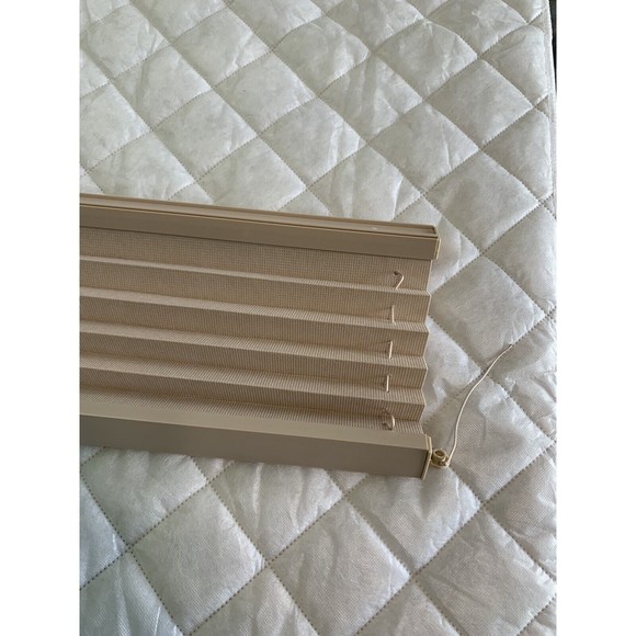 UNITED SHADE 32’’ W X 11” H 1" PLEAT SUEDE RV PLEATED SHADE 920486 NEW😀 - Picture 6 of 12